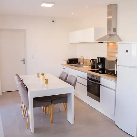 Albipavillon Nyaraló *